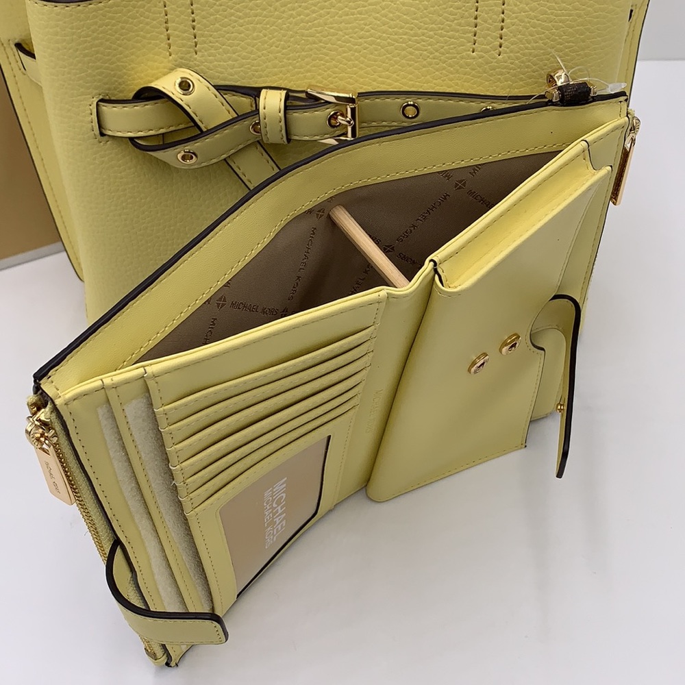 MICHAEL KORS EMILIA SMALL SATCHEL & LARGE DOUBLE ZIP WRISTLET BUTTERCUP - Picture 15 of 16